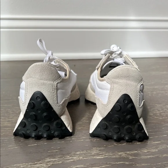 New Balance Women's Sneakers in White and Pink - Picture 2 of 6